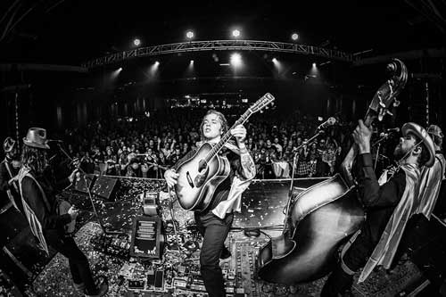 Billy String on Stage Billy Strings